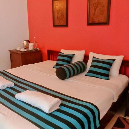 White House Ella Hotel Екстериор снимка
