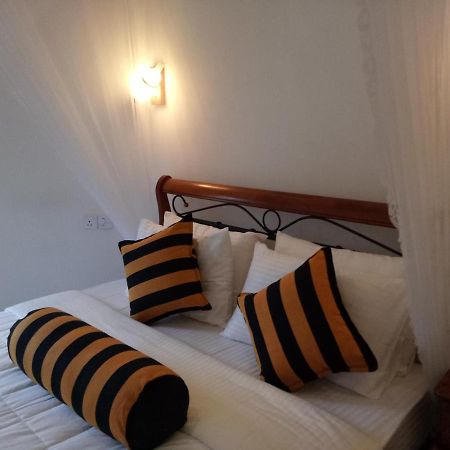 White House Ella Hotel Екстериор снимка