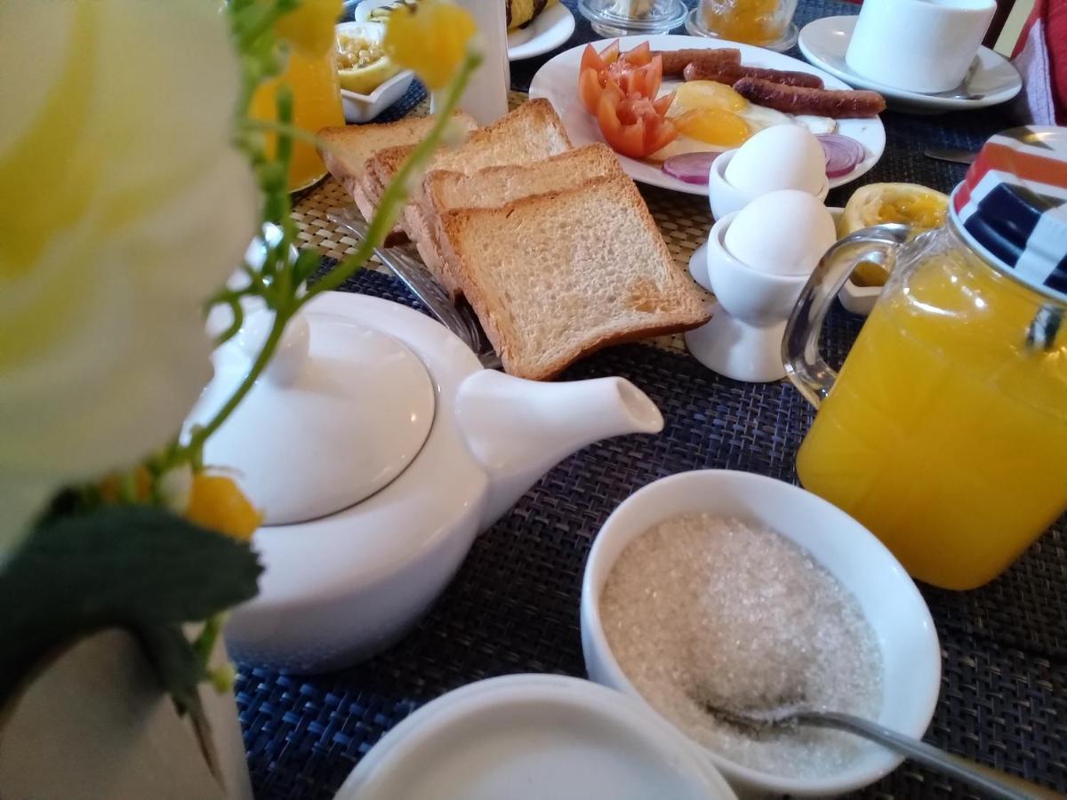 White House Ella Hotel Екстериор снимка