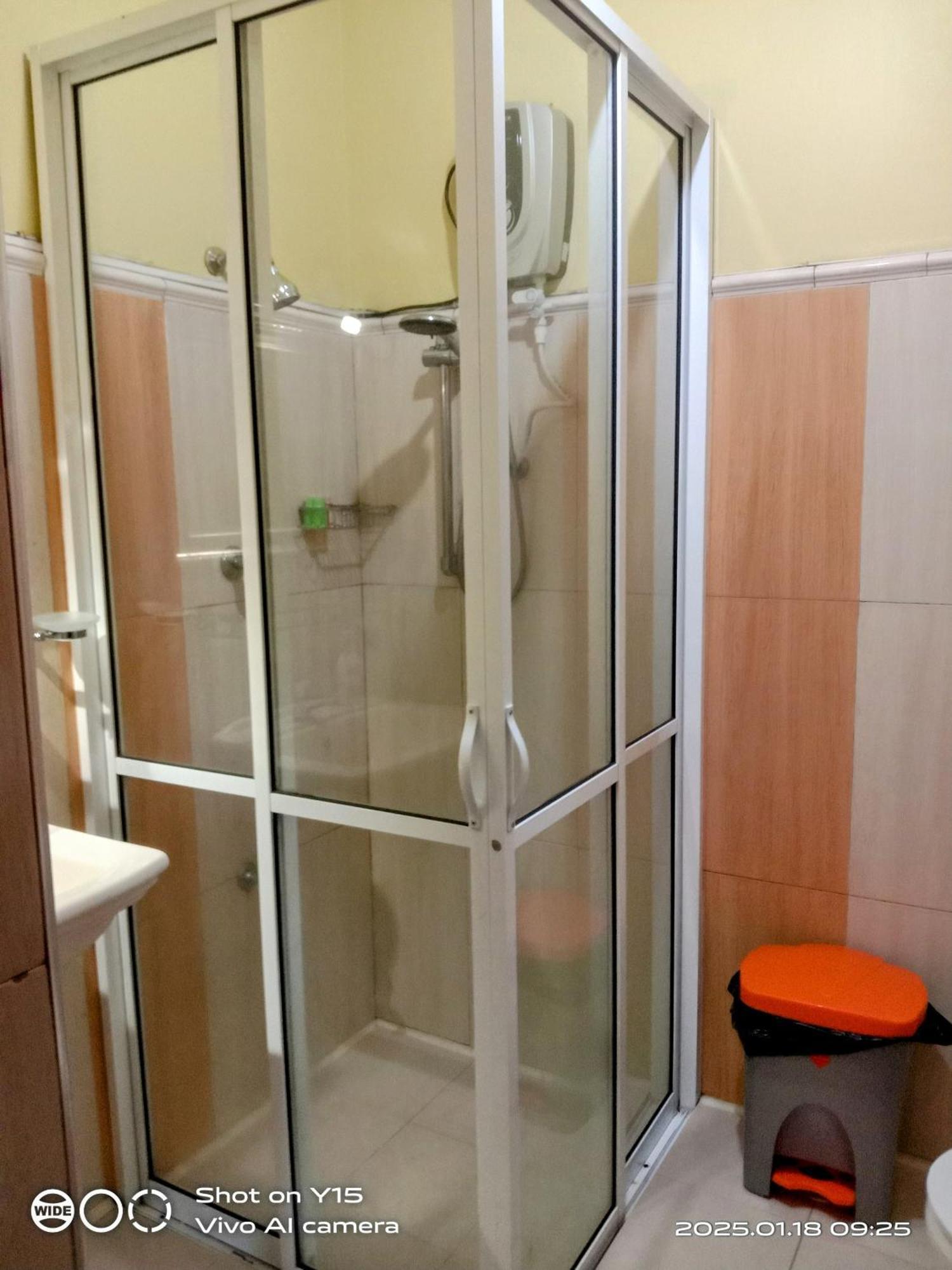 White House Ella Hotel Екстериор снимка
