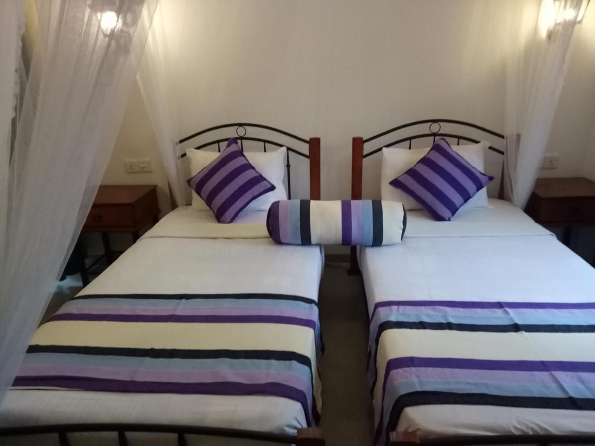 White House Ella Hotel Екстериор снимка