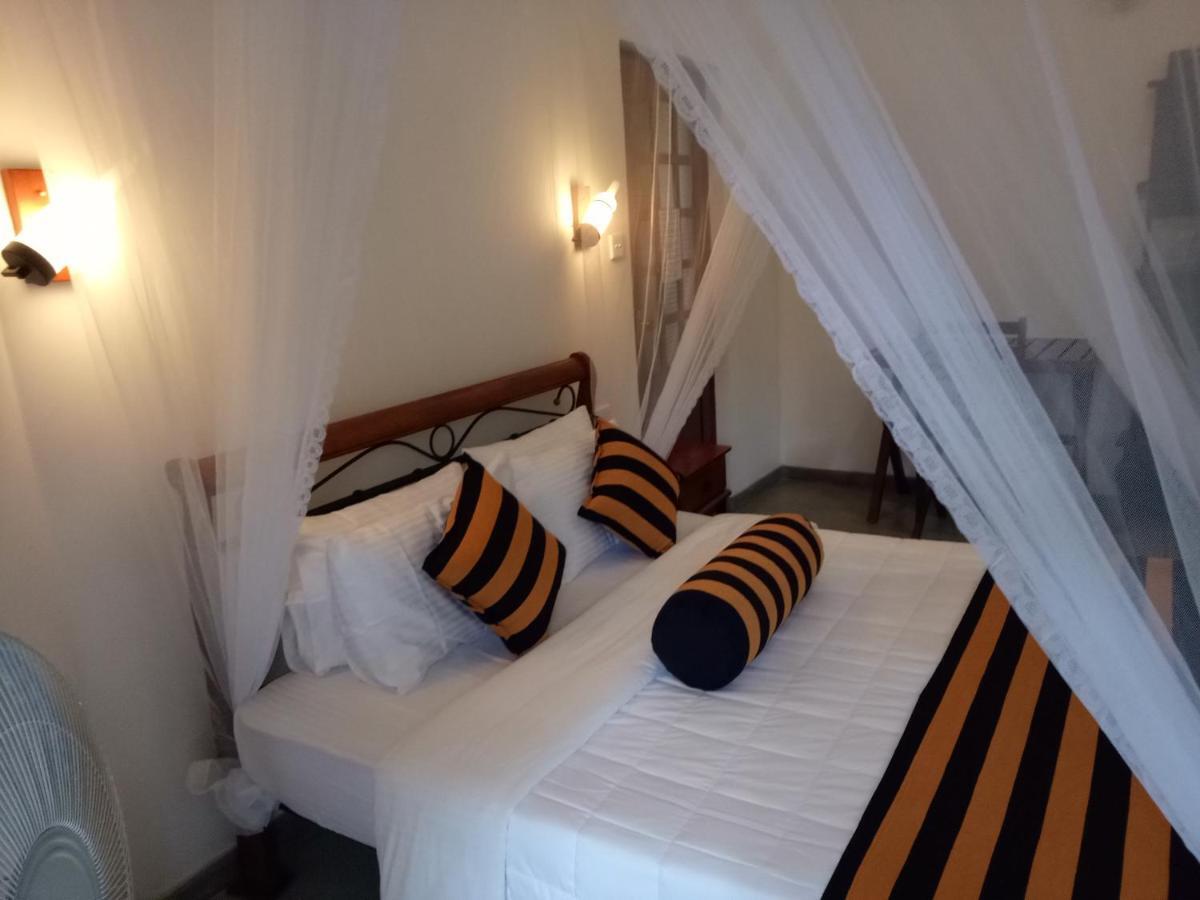 White House Ella Hotel Екстериор снимка