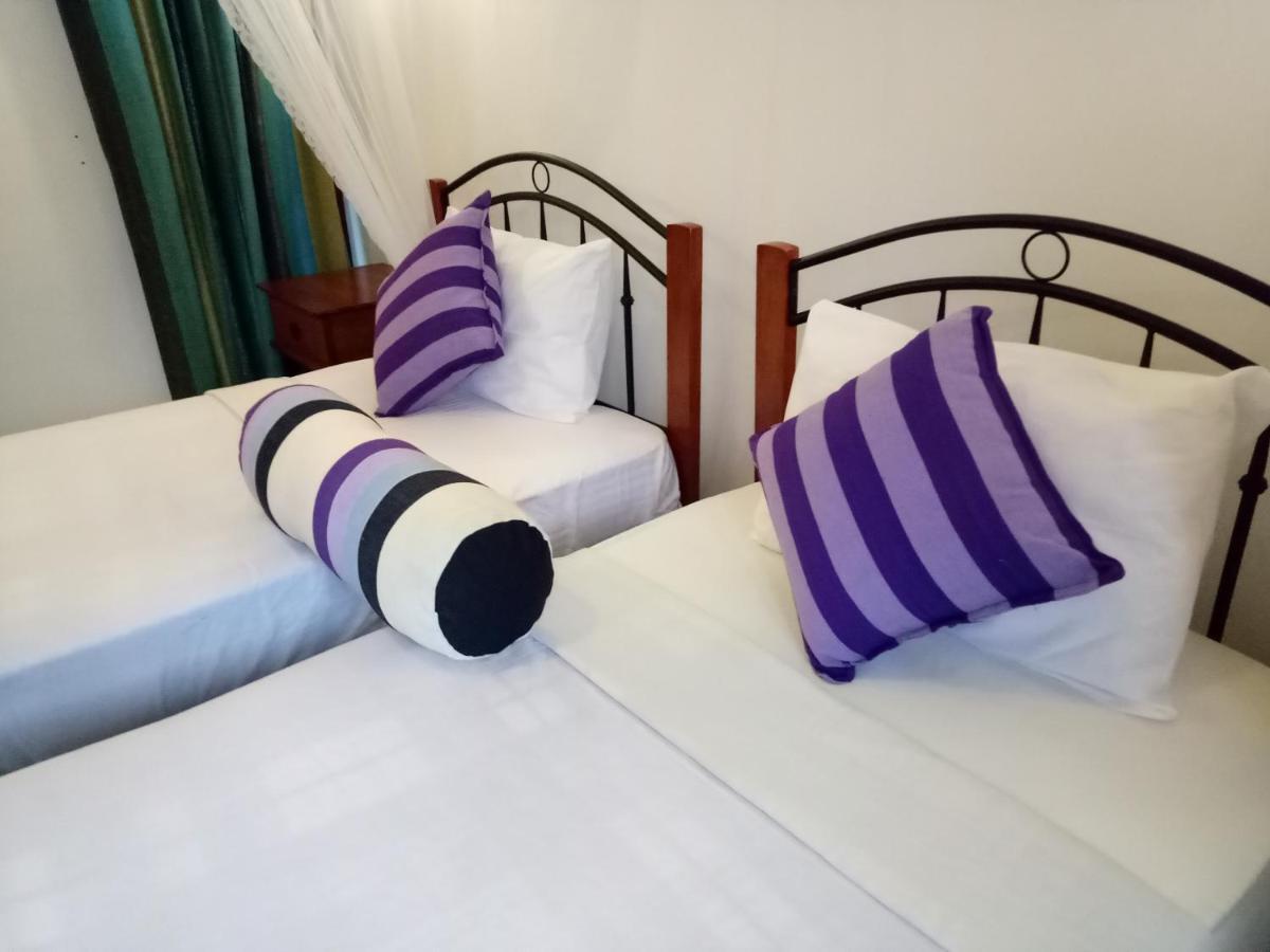 White House Ella Hotel Екстериор снимка