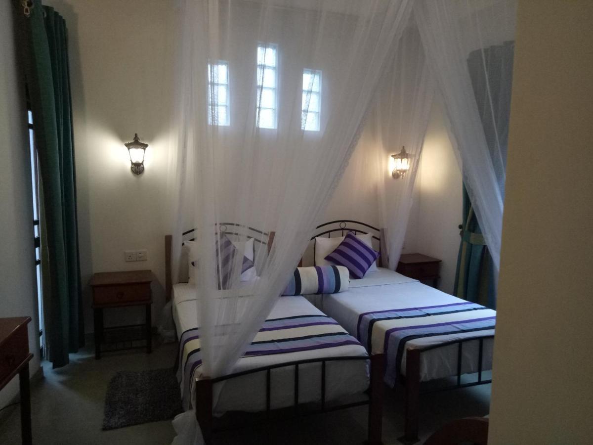White House Ella Hotel Екстериор снимка