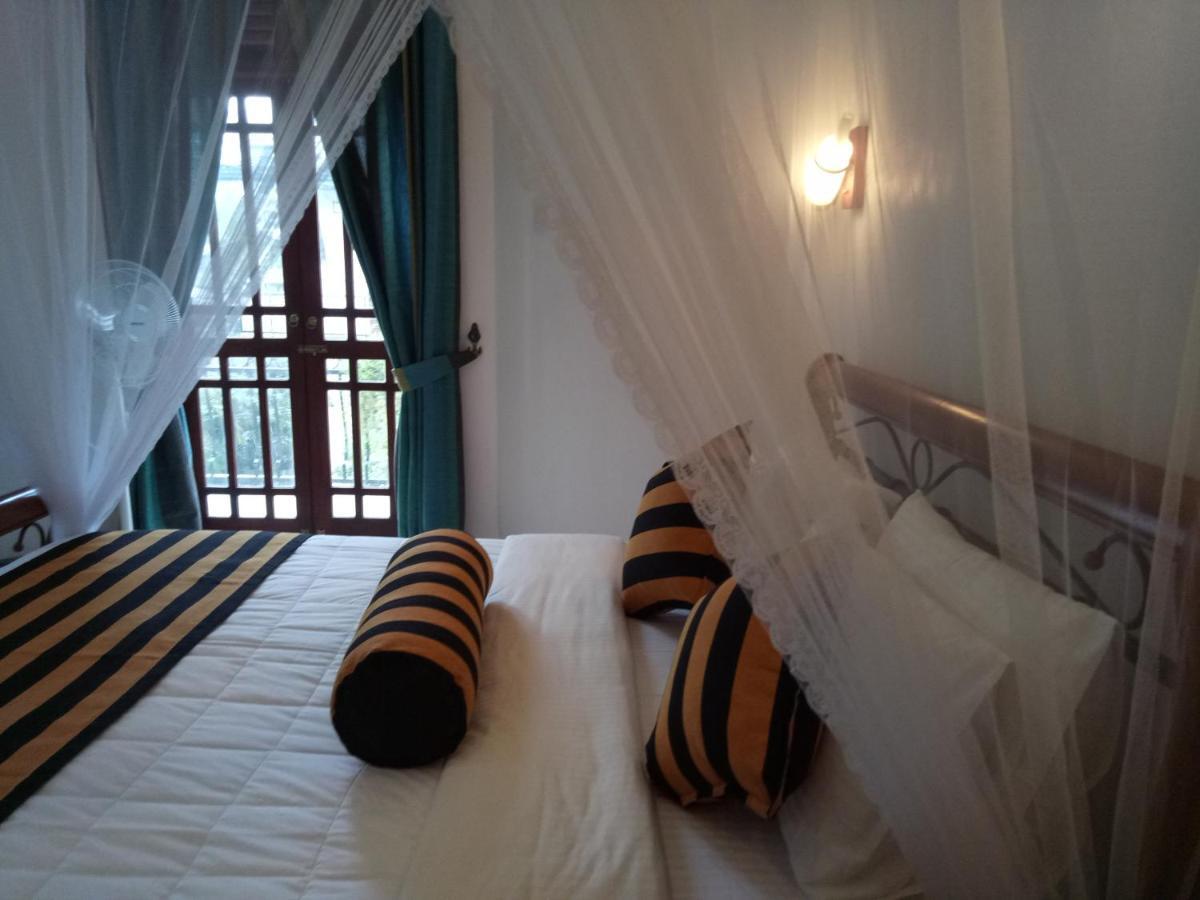 White House Ella Hotel Екстериор снимка