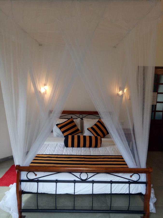 White House Ella Hotel Екстериор снимка